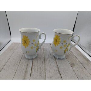 Set of 2 Sheffield Pedestal Footed Sunshine MUG White Yellow Daisies 12 oz. Cup